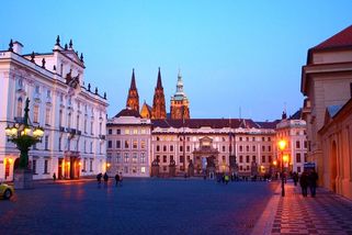 Sexuální násilník z arcibiskupství: měl politické vazby? - Médium.cz